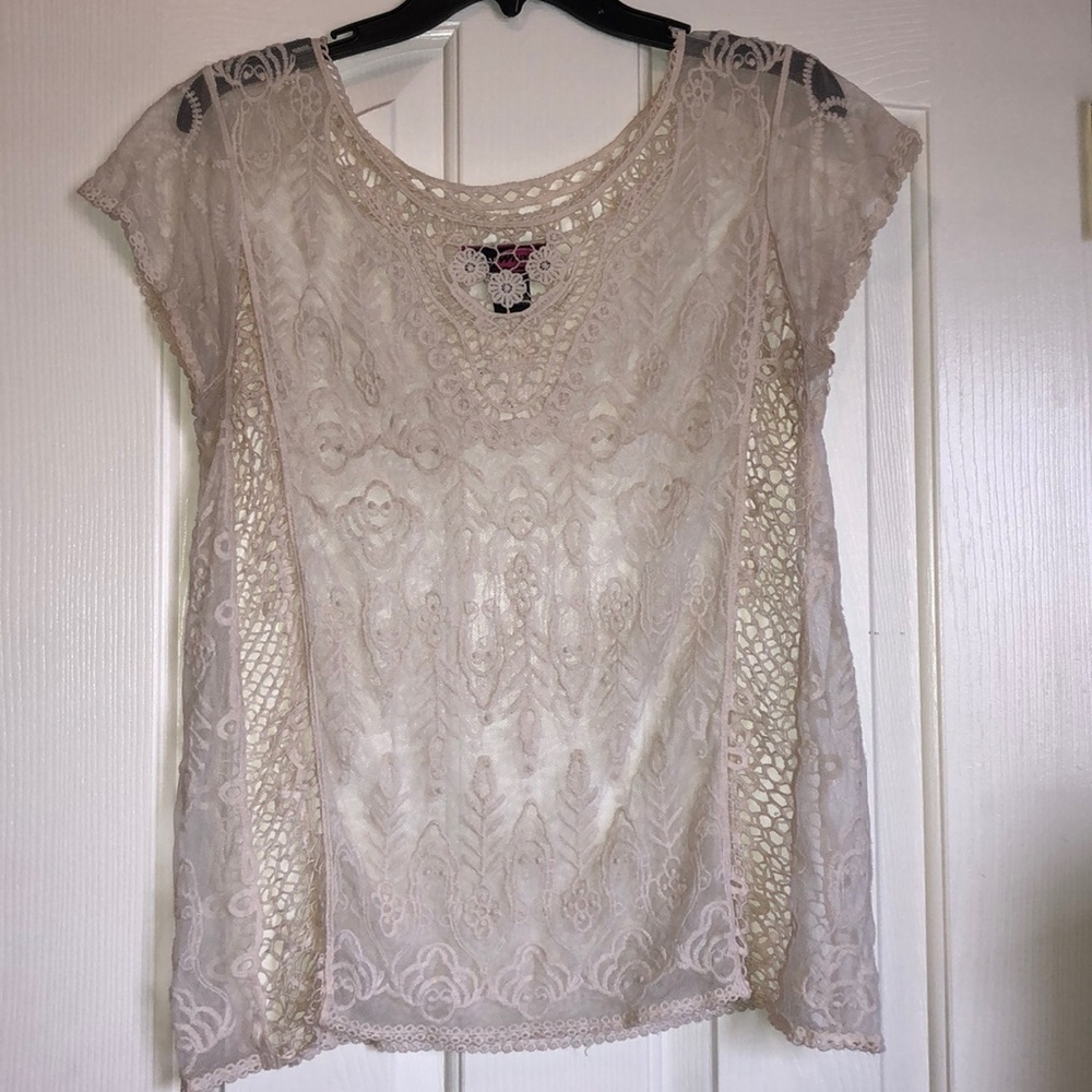 Knit/mesh cream shirt size M